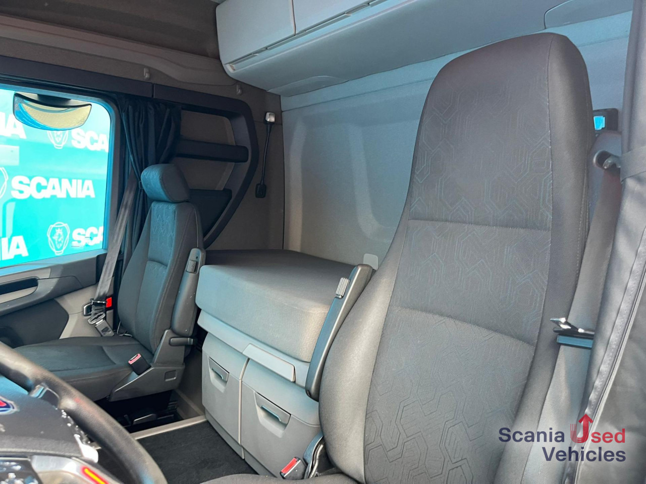 SCANIA R 410 A4x2NA RETARDER ADR FL LED ACC - Tegljač: slika SCANIA R 410 A4x2NA RETARDER ADR FL LED ACC - Tegljač SCANIA R 410 A4x2NA RETARDER ADR FL LED ACC - Tegljač: slika SCANIA R 410 A4x2NA RETARDER ADR FL LED ACC - Tegljač