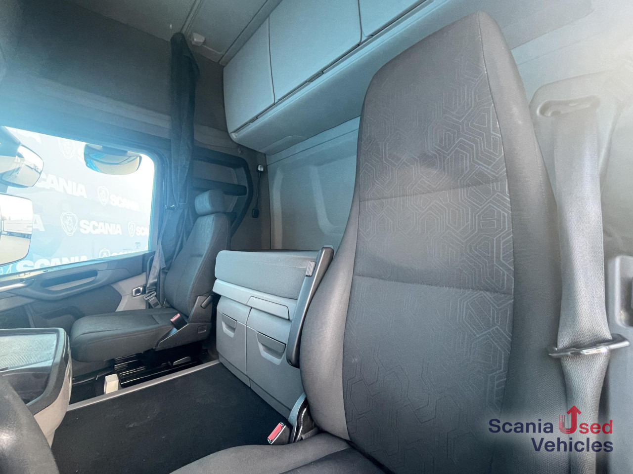 SCANIA R 450 A4x2NA DIFF-L RETARDER ADR-FL PARK AIRCO - Tegljač: slika SCANIA R 450 A4x2NA DIFF-L RETARDER ADR-FL PARK AIRCO - Tegljač SCANIA R 450 A4x2NA DIFF-L RETARDER ADR-FL PARK AIRCO - Tegljač: slika SCANIA R 450 A4x2NA DIFF-L RETARDER ADR-FL PARK AIRCO - Tegljač