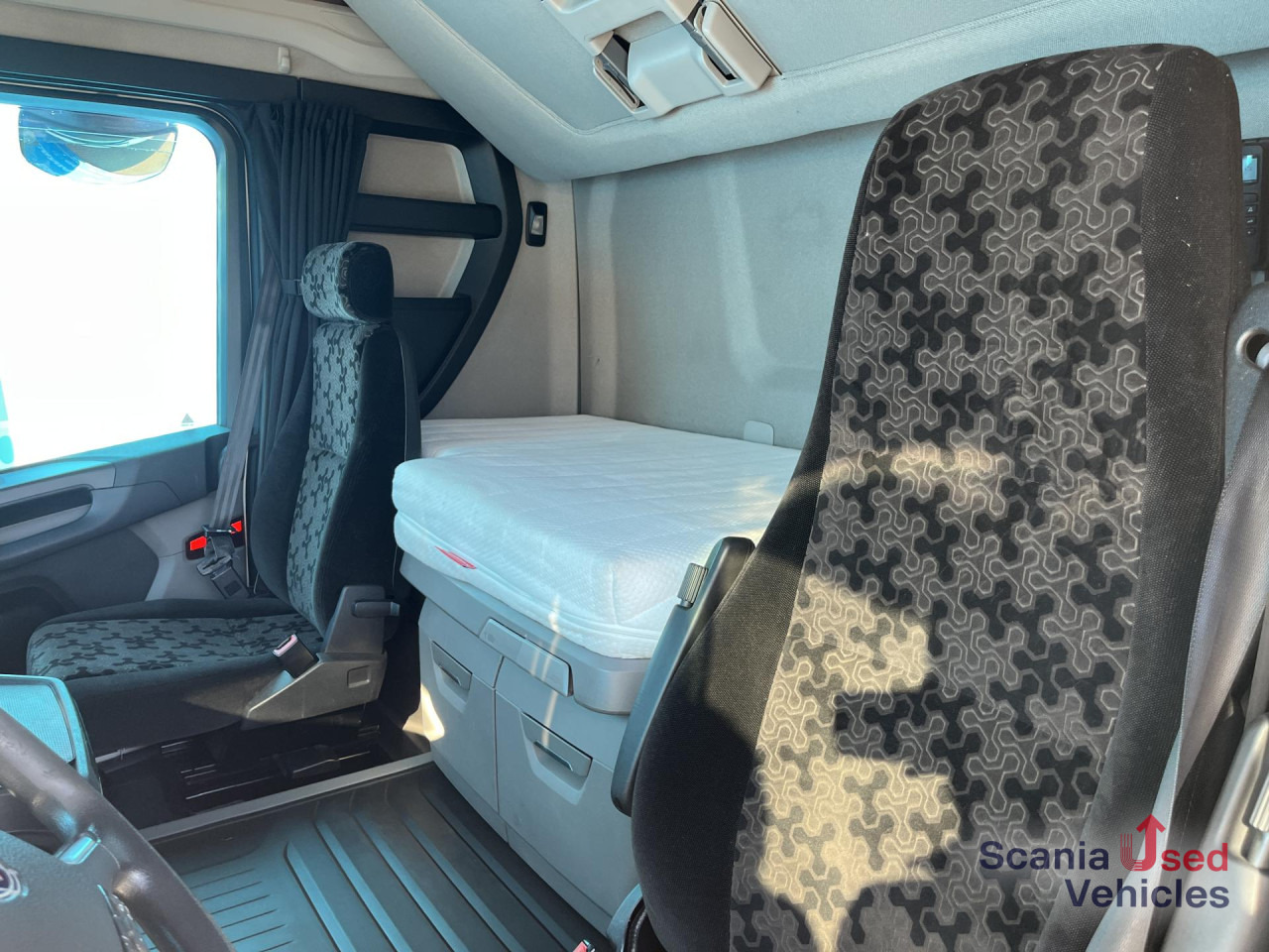 SCANIA R 450 A4x2NA RETARDER 8T DIFF-L SMART2 - Tegljač: slika SCANIA R 450 A4x2NA RETARDER 8T DIFF-L SMART2 - Tegljač SCANIA R 450 A4x2NA RETARDER 8T DIFF-L SMART2 - Tegljač: slika SCANIA R 450 A4x2NA RETARDER 8T DIFF-L SMART2 - Tegljač