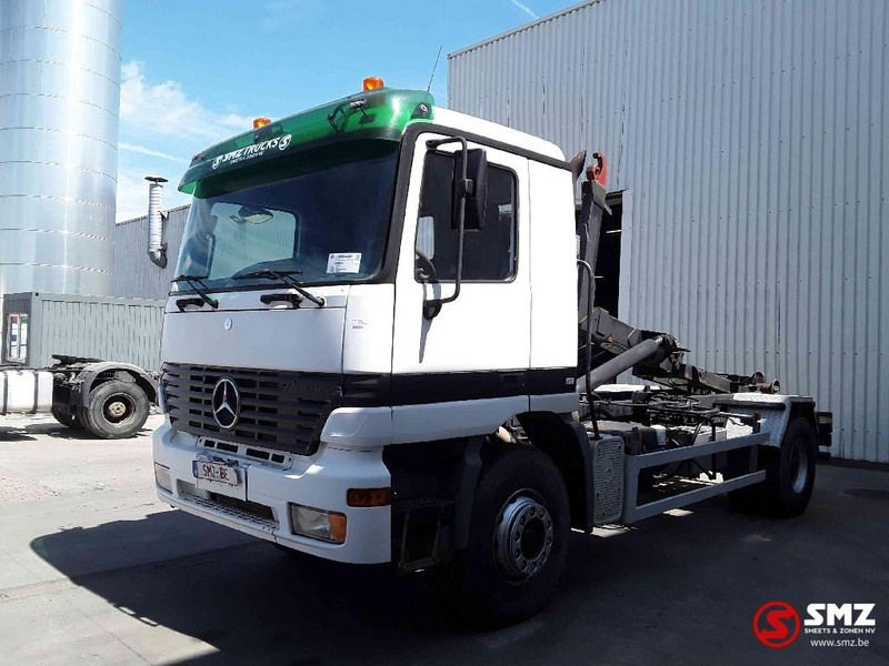 Mercedes-Benz Actros 1831 manual lames airco - Transporter kontejnera/ Kamion s izmjenjivim sanducima: slika Mercedes-Benz Actros 1831 manual lames airco - Transporter kontejnera/ Kamion s izmjenjivim sanducima Mercedes-Benz Actros 1831 manual lames airco - Transporter kontejnera/ Kamion s izmjenjivim sanducima: slika Mercedes-Benz Actros 1831 manual lames airco - Transporter kontejnera/ Kamion s izmjenjivim sanducima
