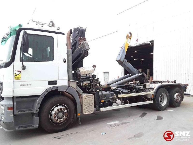 Mercedes-Benz Actros 2544 hiab 102.2 remote hook retarder - Transporter kontejnera/ Kamion s izmjenjivim sanducima, Kamion s kranom: slika Mercedes-Benz Actros 2544 hiab 102.2 remote hook retarder - Transporter kontejnera/ Kamion s izmjenjivim sanducima, Kamion s kranom Mercedes-Benz Actros 2544 hiab 102.2 remote hook retarder - Transporter kontejnera/ Kamion s izmjenjivim sanducima, Kamion s kranom: slika Mercedes-Benz Actros 2544 hiab 102.2 remote hook retarder - Transporter kontejnera/ Kamion s izmjenjivim sanducima, Kamion s kranom