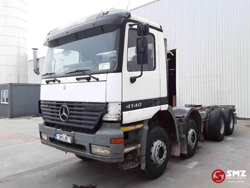Mercedes-Benz Actros 4140 manual - Kamion-šasija: slika Mercedes-Benz Actros 4140 manual - Kamion-šasija Mercedes-Benz Actros 4140 manual - Kamion-šasija: slika Mercedes-Benz Actros 4140 manual - Kamion-šasija