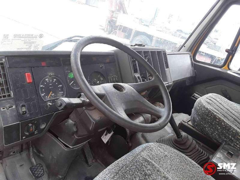 Kiper, Kamion s kranom Mercedes-Benz SK 1824: slika Kiper, Kamion s kranom Mercedes-Benz SK 1824