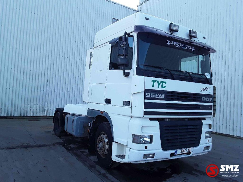 DAF XF 430 Spacecab Euro 2 - Tegljač: slika DAF XF 430 Spacecab Euro 2 - Tegljač DAF XF 430 Spacecab Euro 2 - Tegljač: slika DAF XF 430 Spacecab Euro 2 - Tegljač