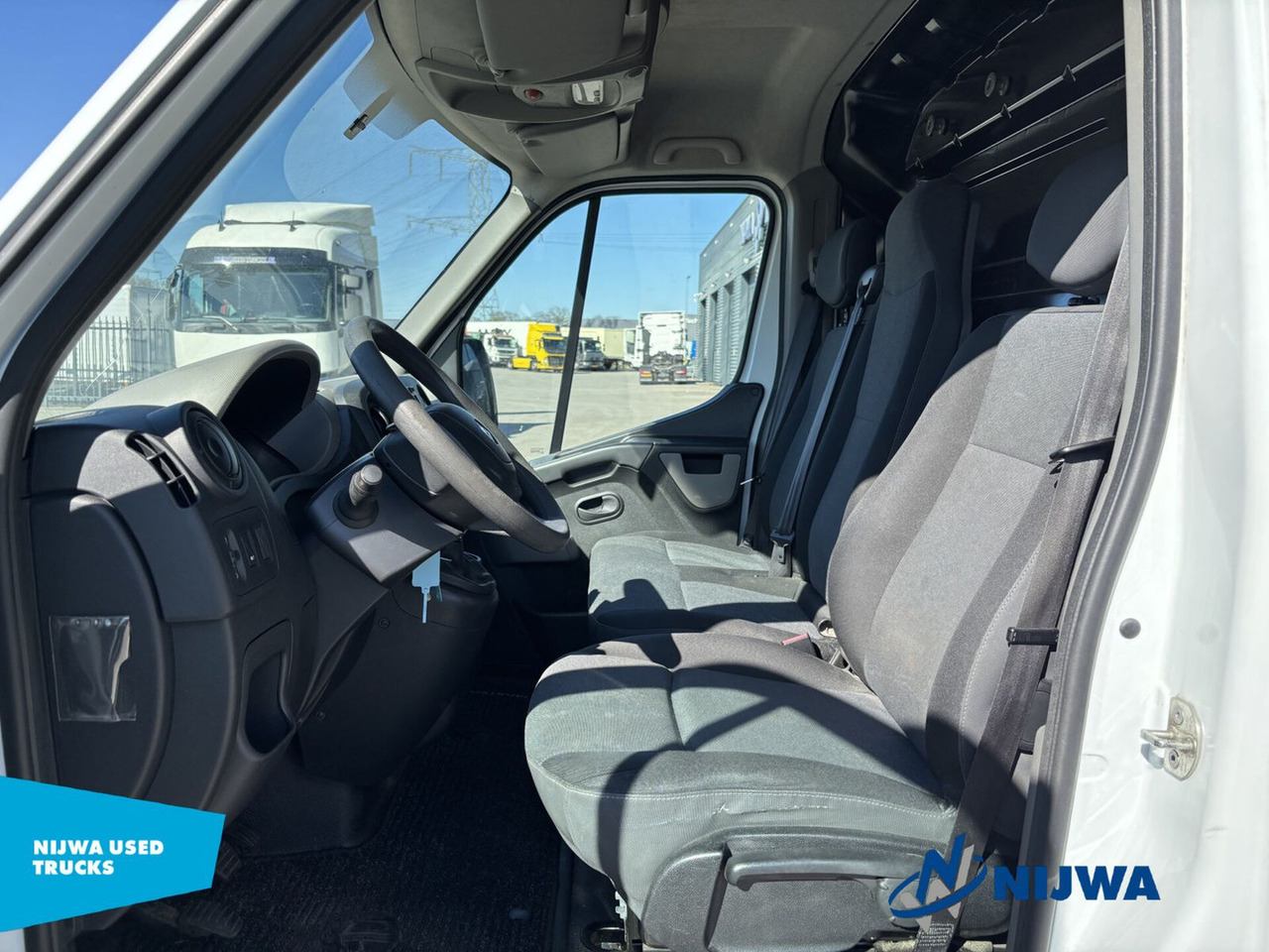 Renault Master T33 130 L2H2 Geïsoleerde bak Kasten - Mali kombi: slika Renault Master T33 130 L2H2 Geïsoleerde bak Kasten - Mali kombi Renault Master T33 130 L2H2 Geïsoleerde bak Kasten - Mali kombi: slika Renault Master T33 130 L2H2 Geïsoleerde bak Kasten - Mali kombi