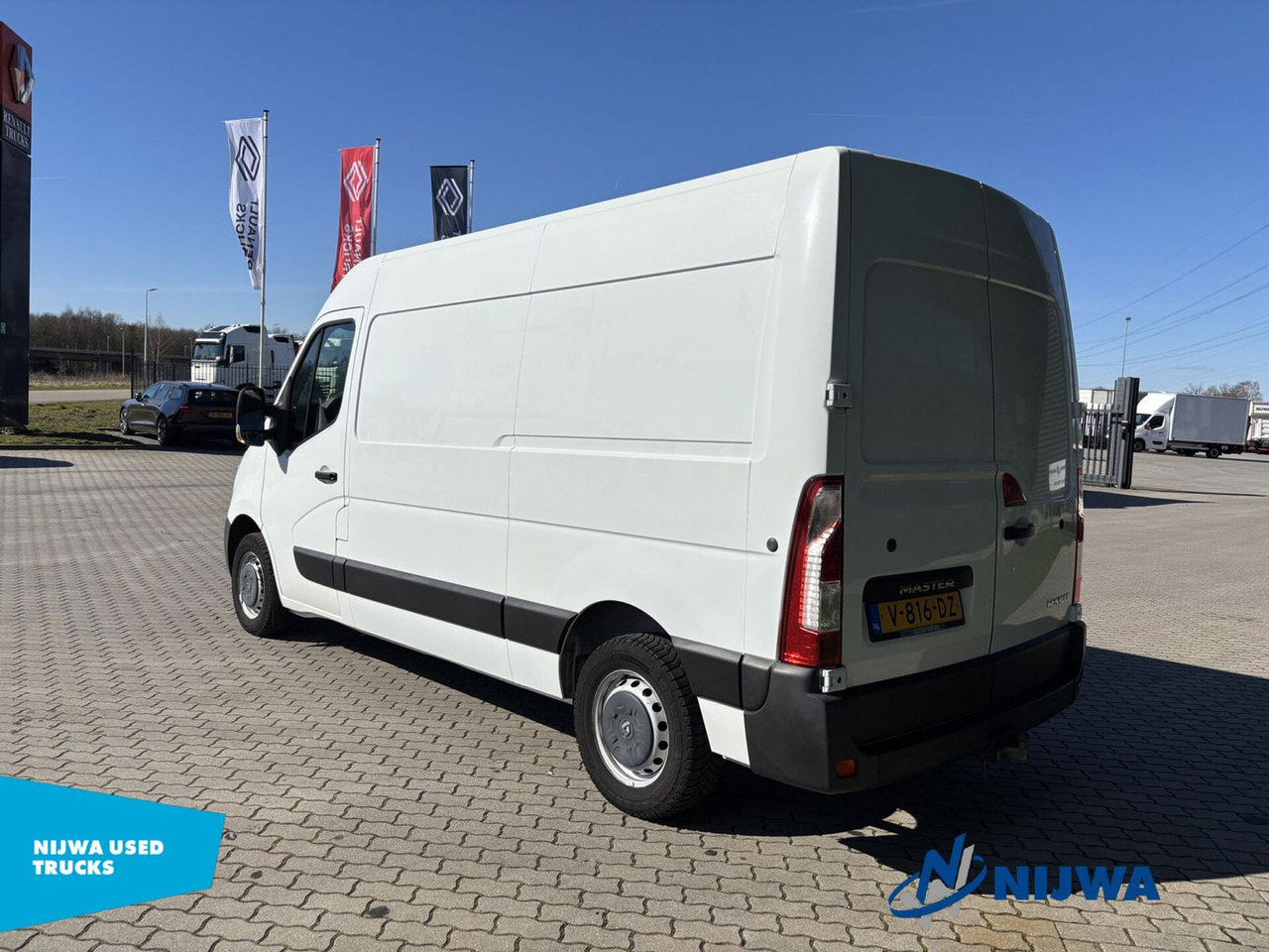 Renault Master T33 130 L2H2 Geïsoleerde bak Kasten - Mali kombi: slika Renault Master T33 130 L2H2 Geïsoleerde bak Kasten - Mali kombi Renault Master T33 130 L2H2 Geïsoleerde bak Kasten - Mali kombi: slika Renault Master T33 130 L2H2 Geïsoleerde bak Kasten - Mali kombi