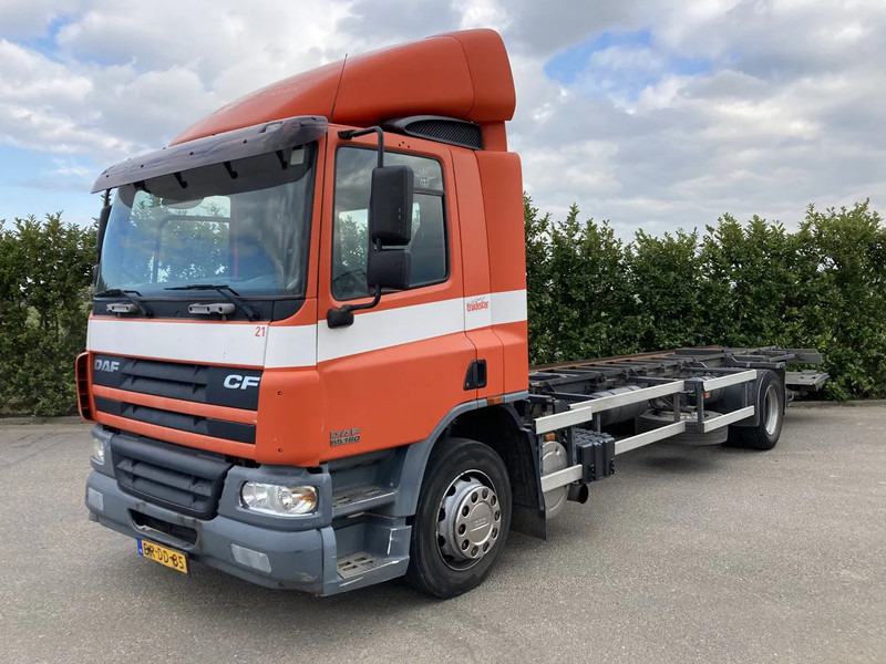 DAF CF65.180 Euro3 Manual / Laadklep - Kamion-šasija: slika DAF CF65.180 Euro3 Manual / Laadklep - Kamion-šasija DAF CF65.180 Euro3 Manual / Laadklep - Kamion-šasija: slika DAF CF65.180 Euro3 Manual / Laadklep - Kamion-šasija