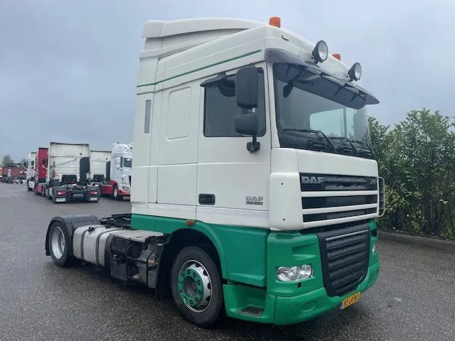 DAF XF 105.460 FT Low Deck - Tegljač: slika DAF XF 105.460 FT Low Deck - Tegljač DAF XF 105.460 FT Low Deck - Tegljač: slika DAF XF 105.460 FT Low Deck - Tegljač