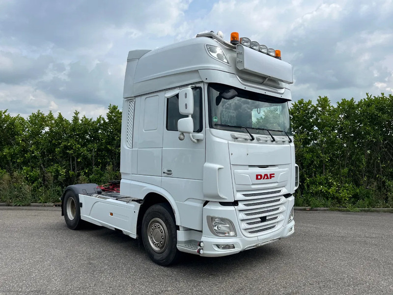 DAF XF 530 FT Euro6 Intarder Hydrauliek - Tegljač: slika DAF XF 530 FT Euro6 Intarder Hydrauliek - Tegljač DAF XF 530 FT Euro6 Intarder Hydrauliek - Tegljač: slika DAF XF 530 FT Euro6 Intarder Hydrauliek - Tegljač