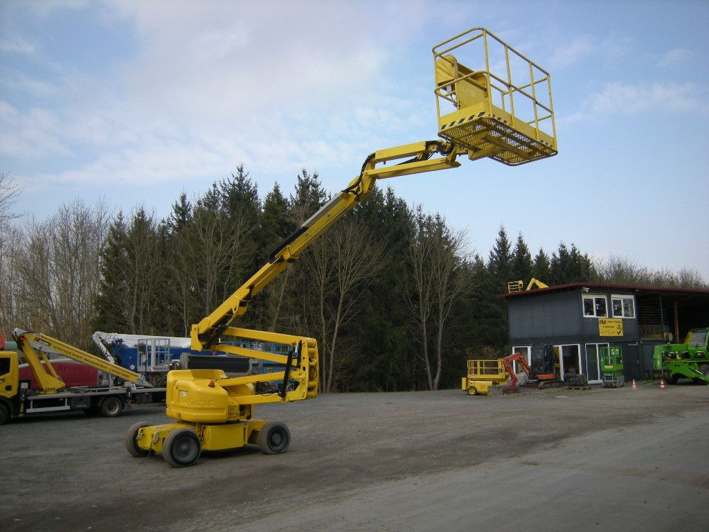 Genie Arbeitsbühne Genie Z 45/25 J, 15,8 m - Podizna platforma montirana na kamion: slika Genie Arbeitsbühne Genie Z 45/25 J, 15,8 m - Podizna platforma montirana na kamion Genie Arbeitsbühne Genie Z 45/25 J, 15,8 m - Podizna platforma montirana na kamion: slika Genie Arbeitsbühne Genie Z 45/25 J, 15,8 m - Podizna platforma montirana na kamion