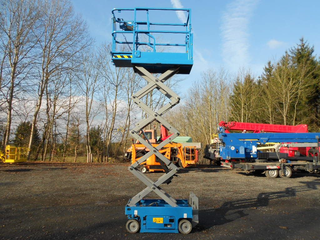 Genie GS 1330, Scherenarbeitsbühne Genie 5,9 m - Škarasta podizna platforma: slika Genie GS 1330, Scherenarbeitsbühne Genie 5,9 m - Škarasta podizna platforma Genie GS 1330, Scherenarbeitsbühne Genie 5,9 m - Škarasta podizna platforma: slika Genie GS 1330, Scherenarbeitsbühne Genie 5,9 m - Škarasta podizna platforma