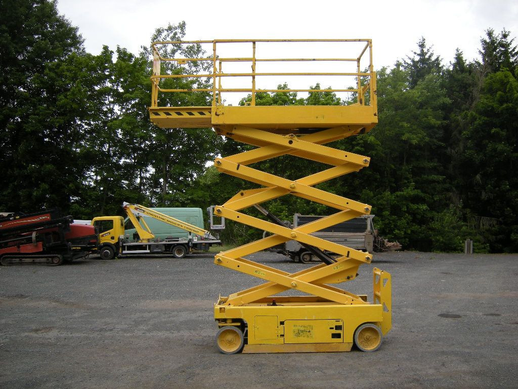 Genie GS-2632, Scherenarbeitsbühne Genie 10 m - Podizna platforma montirana na kamion: slika Genie GS-2632, Scherenarbeitsbühne Genie 10 m - Podizna platforma montirana na kamion Genie GS-2632, Scherenarbeitsbühne Genie 10 m - Podizna platforma montirana na kamion: slika Genie GS-2632, Scherenarbeitsbühne Genie 10 m - Podizna platforma montirana na kamion