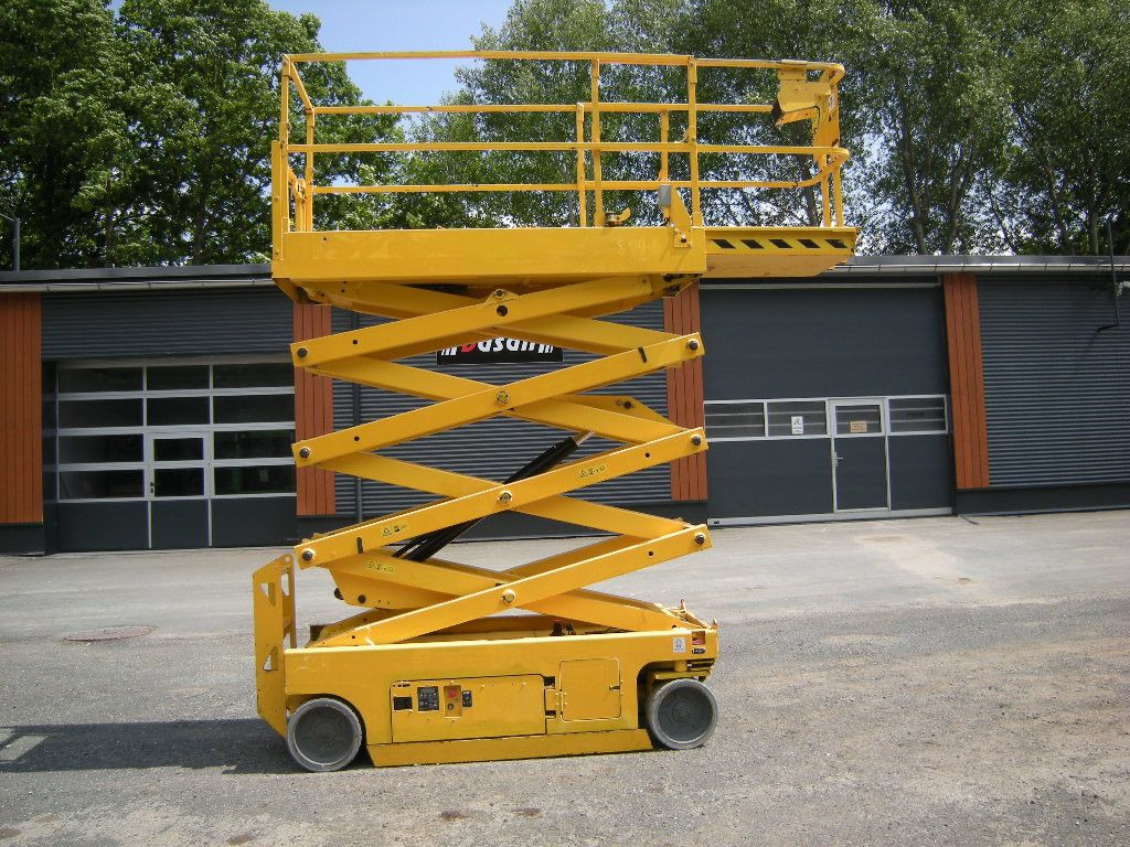 Genie GS-2632, Scherenarbeitsbühne Genie 10 m - Podizna platforma montirana na kamion: slika Genie GS-2632, Scherenarbeitsbühne Genie 10 m - Podizna platforma montirana na kamion Genie GS-2632, Scherenarbeitsbühne Genie 10 m - Podizna platforma montirana na kamion: slika Genie GS-2632, Scherenarbeitsbühne Genie 10 m - Podizna platforma montirana na kamion