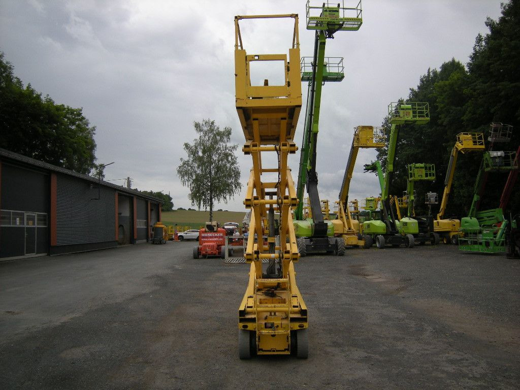 Genie GS-2632, Scherenarbeitsbühne Genie 10 m - Podizna platforma montirana na kamion: slika Genie GS-2632, Scherenarbeitsbühne Genie 10 m - Podizna platforma montirana na kamion Genie GS-2632, Scherenarbeitsbühne Genie 10 m - Podizna platforma montirana na kamion: slika Genie GS-2632, Scherenarbeitsbühne Genie 10 m - Podizna platforma montirana na kamion