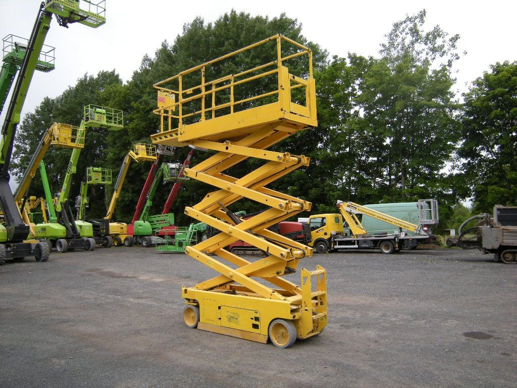 Genie GS-2632, Scherenarbeitsbühne Genie 10 m - Podizna platforma montirana na kamion: slika Genie GS-2632, Scherenarbeitsbühne Genie 10 m - Podizna platforma montirana na kamion Genie GS-2632, Scherenarbeitsbühne Genie 10 m - Podizna platforma montirana na kamion: slika Genie GS-2632, Scherenarbeitsbühne Genie 10 m - Podizna platforma montirana na kamion