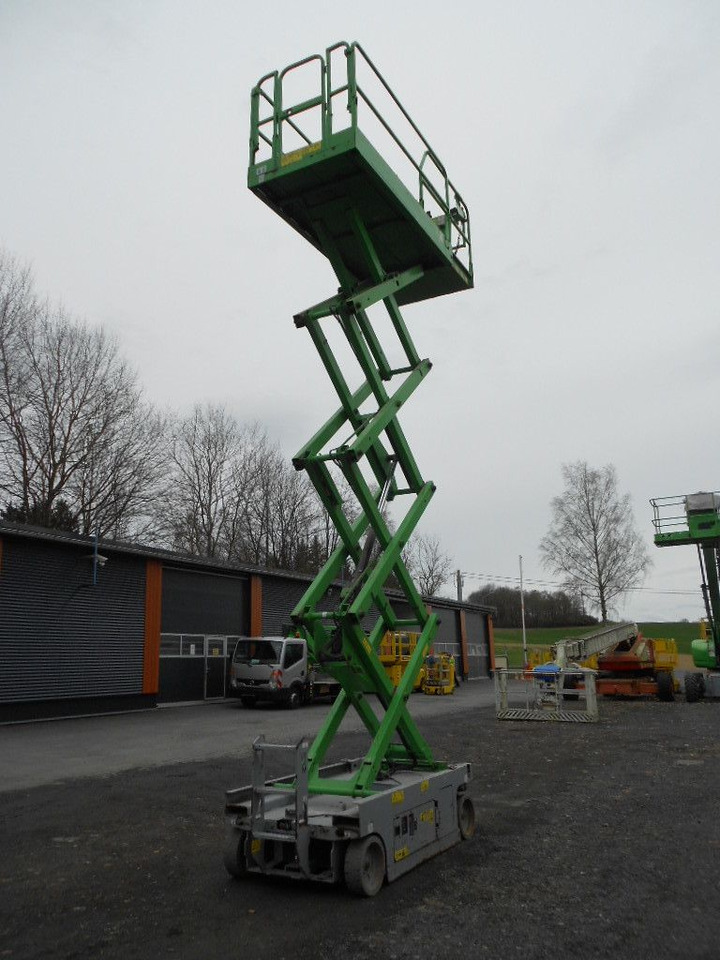 Genie GS 2646, Scherenarbeitsbühne Genie 9,9 m - Podizna platforma montirana na kamion: slika Genie GS 2646, Scherenarbeitsbühne Genie 9,9 m - Podizna platforma montirana na kamion Genie GS 2646, Scherenarbeitsbühne Genie 9,9 m - Podizna platforma montirana na kamion: slika Genie GS 2646, Scherenarbeitsbühne Genie 9,9 m - Podizna platforma montirana na kamion