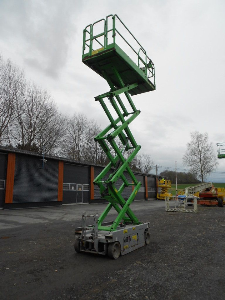 Genie GS 2646, Scherenarbeitsbühne Genie 9,9 m - Podizna platforma montirana na kamion: slika Genie GS 2646, Scherenarbeitsbühne Genie 9,9 m - Podizna platforma montirana na kamion Genie GS 2646, Scherenarbeitsbühne Genie 9,9 m - Podizna platforma montirana na kamion: slika Genie GS 2646, Scherenarbeitsbühne Genie 9,9 m - Podizna platforma montirana na kamion