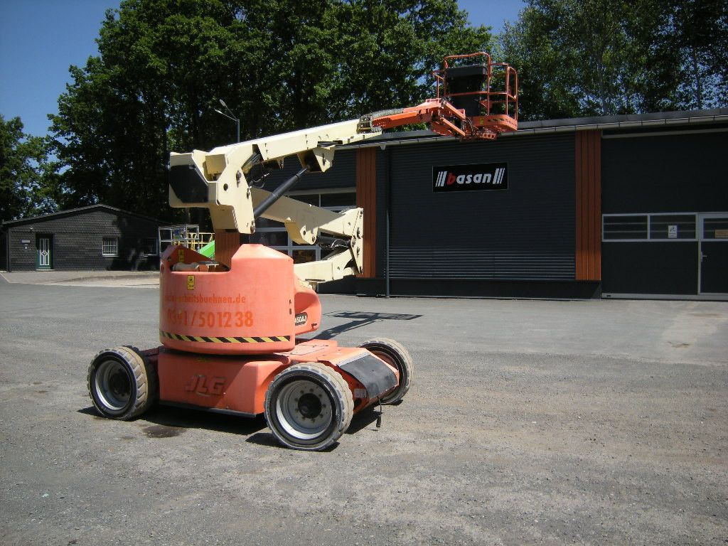 JLG E450 AJ Gelenkteleskoparbeitsbühne 16 m - Podizna platforma montirana na kamion: slika JLG E450 AJ Gelenkteleskoparbeitsbühne 16 m - Podizna platforma montirana na kamion JLG E450 AJ Gelenkteleskoparbeitsbühne 16 m - Podizna platforma montirana na kamion: slika JLG E450 AJ Gelenkteleskoparbeitsbühne 16 m - Podizna platforma montirana na kamion