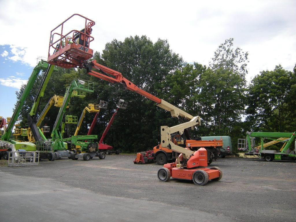 JLG M450 AJ Gelenkteleskoparbeitsbühne 16 m - Podizna platforma montirana na kamion: slika JLG M450 AJ Gelenkteleskoparbeitsbühne 16 m - Podizna platforma montirana na kamion JLG M450 AJ Gelenkteleskoparbeitsbühne 16 m - Podizna platforma montirana na kamion: slika JLG M450 AJ Gelenkteleskoparbeitsbühne 16 m - Podizna platforma montirana na kamion