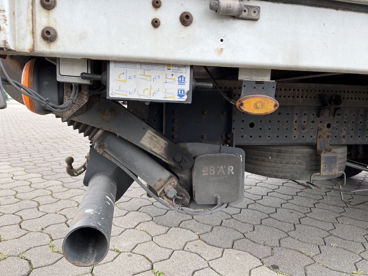 FUSO Canter 7C18 4x2 Ladebordwand Getriebeschaden - Dostavno vozilo s ceradom: slika FUSO Canter 7C18 4x2 Ladebordwand Getriebeschaden - Dostavno vozilo s ceradom FUSO Canter 7C18 4x2 Ladebordwand Getriebeschaden - Dostavno vozilo s ceradom: slika FUSO Canter 7C18 4x2 Ladebordwand Getriebeschaden - Dostavno vozilo s ceradom