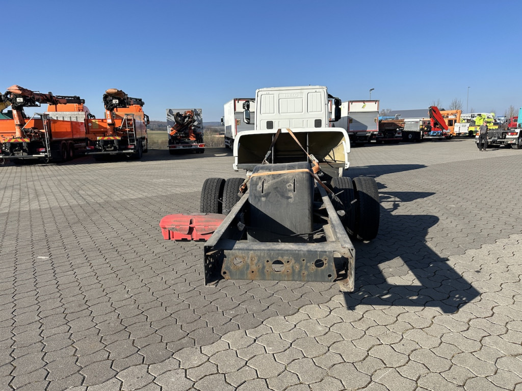 Iveco 120E25 Eurocargo 4x2 Fahrgestell - Kamion sandučar: slika Iveco 120E25 Eurocargo 4x2 Fahrgestell - Kamion sandučar Iveco 120E25 Eurocargo 4x2 Fahrgestell - Kamion sandučar: slika Iveco 120E25 Eurocargo 4x2 Fahrgestell - Kamion sandučar