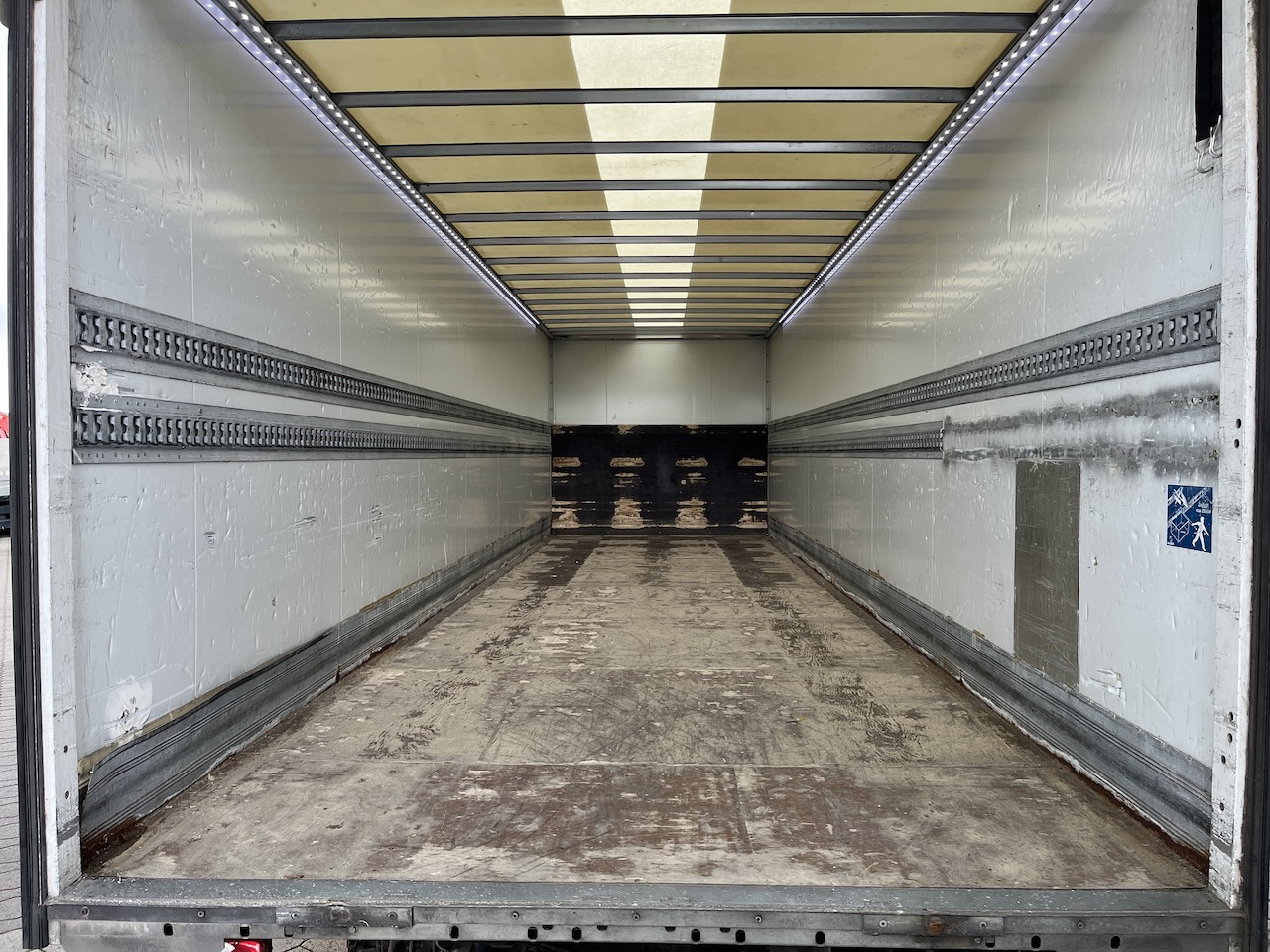 Iveco 120E25 Eurocargo 4x2 Koffer | Ladebordwand - Kamion sandučar: slika Iveco 120E25 Eurocargo 4x2 Koffer | Ladebordwand - Kamion sandučar Iveco 120E25 Eurocargo 4x2 Koffer | Ladebordwand - Kamion sandučar: slika Iveco 120E25 Eurocargo 4x2 Koffer | Ladebordwand - Kamion sandučar