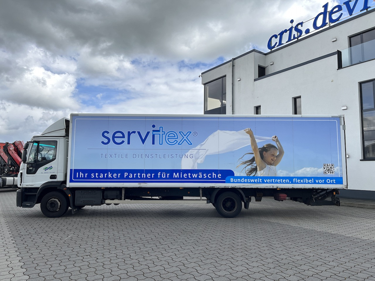 Iveco 120E25 Eurocargo 4x2 Koffer | Ladebordwand - Kamion sandučar: slika Iveco 120E25 Eurocargo 4x2 Koffer | Ladebordwand - Kamion sandučar Iveco 120E25 Eurocargo 4x2 Koffer | Ladebordwand - Kamion sandučar: slika Iveco 120E25 Eurocargo 4x2 Koffer | Ladebordwand - Kamion sandučar