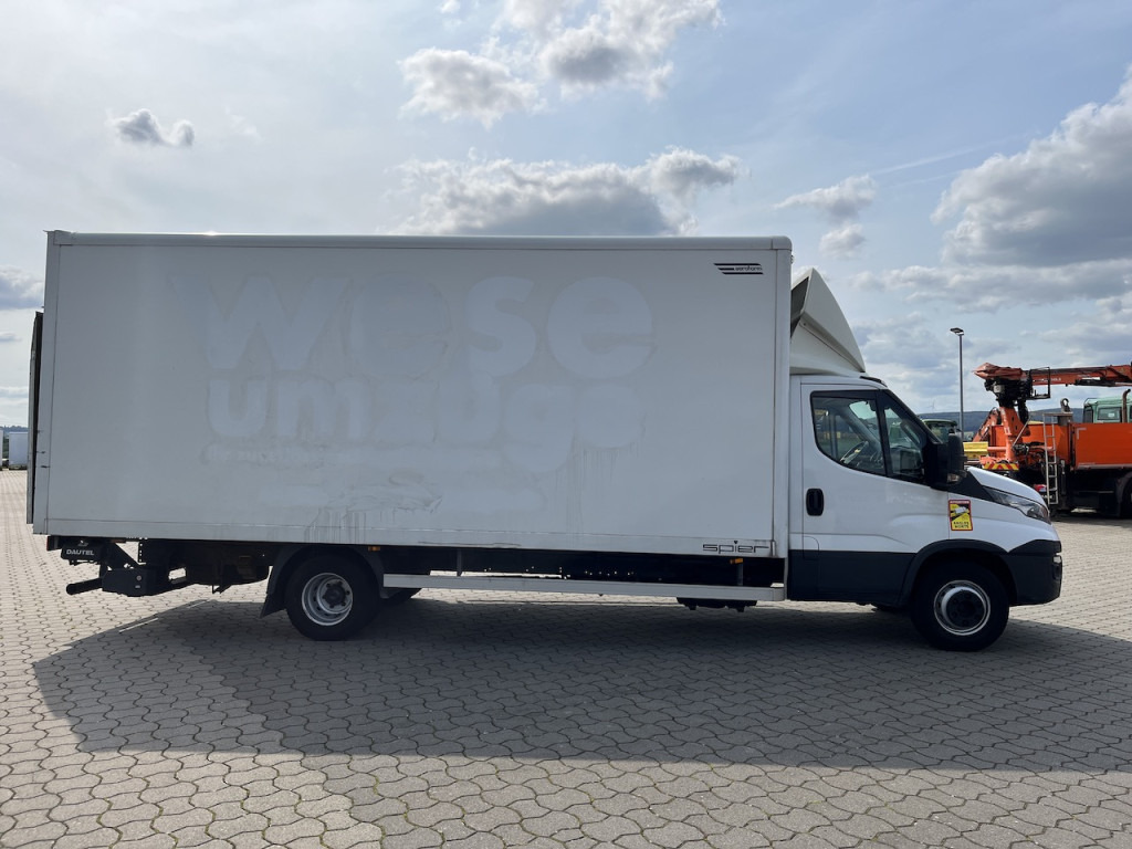 Iveco 70C18 Daily Koffer mit Ladebordwand - Dostavno vozilo sa zatvorenim sandukom: slika Iveco 70C18 Daily Koffer mit Ladebordwand - Dostavno vozilo sa zatvorenim sandukom Iveco 70C18 Daily Koffer mit Ladebordwand - Dostavno vozilo sa zatvorenim sandukom: slika Iveco 70C18 Daily Koffer mit Ladebordwand - Dostavno vozilo sa zatvorenim sandukom