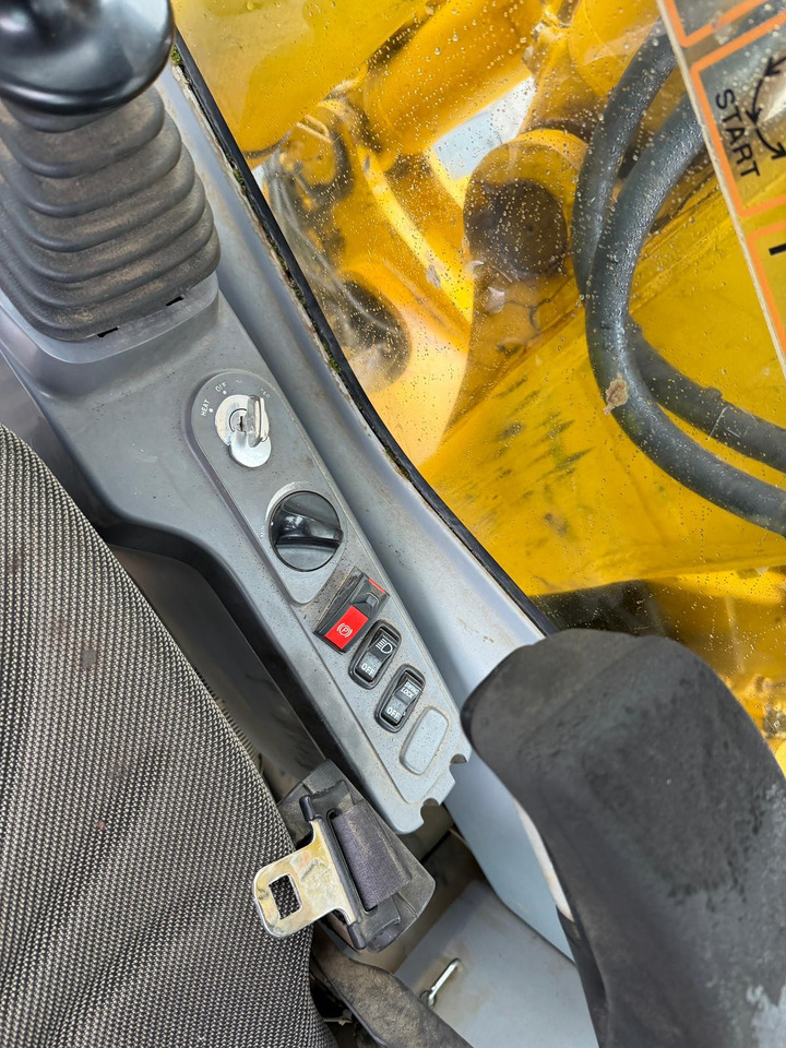 Komatsu PW 180 - 7 - Bager na kotačima: slika Komatsu PW 180 - 7 - Bager na kotačima Komatsu PW 180 - 7 - Bager na kotačima: slika Komatsu PW 180 - 7 - Bager na kotačima