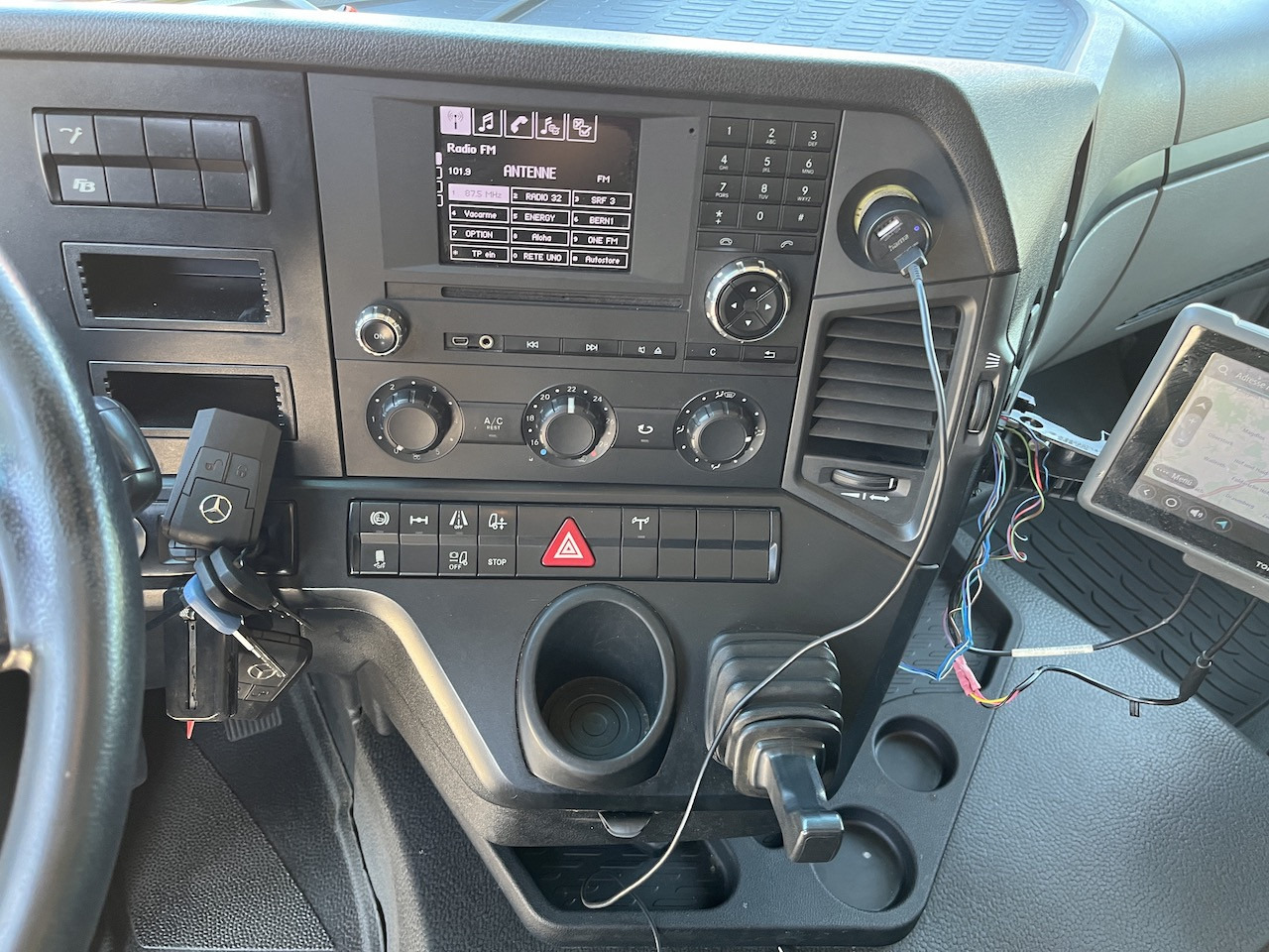 Mercedes-Benz Antos 1840 4x4 HAD LBW Kühlung Flüssigstickstoff - Kamion hladnjača: slika Mercedes-Benz Antos 1840 4x4 HAD LBW Kühlung Flüssigstickstoff - Kamion hladnjača Mercedes-Benz Antos 1840 4x4 HAD LBW Kühlung Flüssigstickstoff - Kamion hladnjača: slika Mercedes-Benz Antos 1840 4x4 HAD LBW Kühlung Flüssigstickstoff - Kamion hladnjača