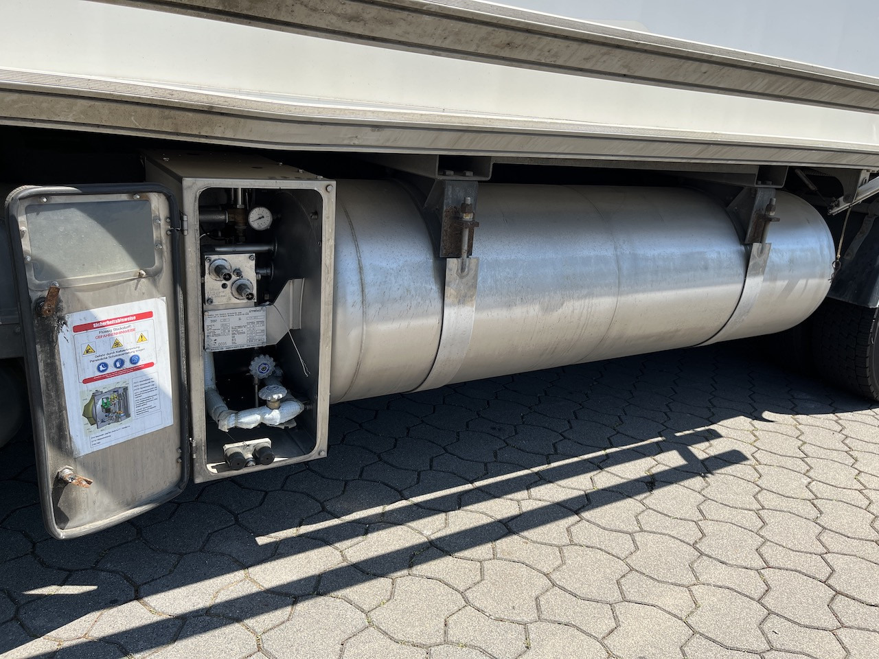 Mercedes-Benz Antos 1840 4x4 HAD LBW Kühlung Flüssigstickstoff - Kamion hladnjača: slika Mercedes-Benz Antos 1840 4x4 HAD LBW Kühlung Flüssigstickstoff - Kamion hladnjača Mercedes-Benz Antos 1840 4x4 HAD LBW Kühlung Flüssigstickstoff - Kamion hladnjača: slika Mercedes-Benz Antos 1840 4x4 HAD LBW Kühlung Flüssigstickstoff - Kamion hladnjača