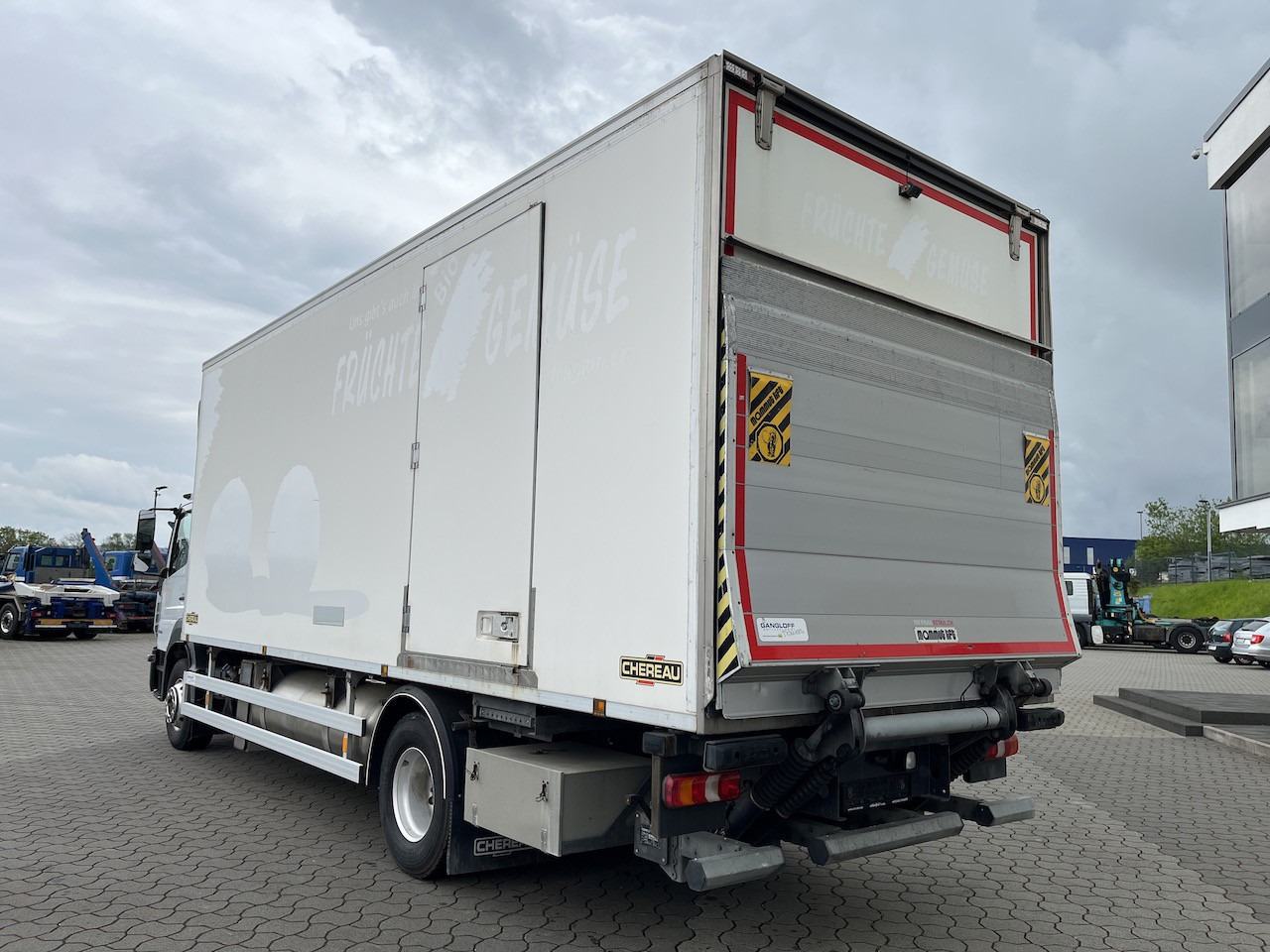 Mercedes-Benz CHEREAU Kühlkoffer 7,20 m Clion Coolman Aggregat + Ladebordwand 2t - Kamion hladnjača: slika Mercedes-Benz CHEREAU Kühlkoffer 7,20 m Clion Coolman Aggregat + Ladebordwand 2t - Kamion hladnjača Mercedes-Benz CHEREAU Kühlkoffer 7,20 m Clion Coolman Aggregat + Ladebordwand 2t - Kamion hladnjača: slika Mercedes-Benz CHEREAU Kühlkoffer 7,20 m Clion Coolman Aggregat + Ladebordwand 2t - Kamion hladnjača