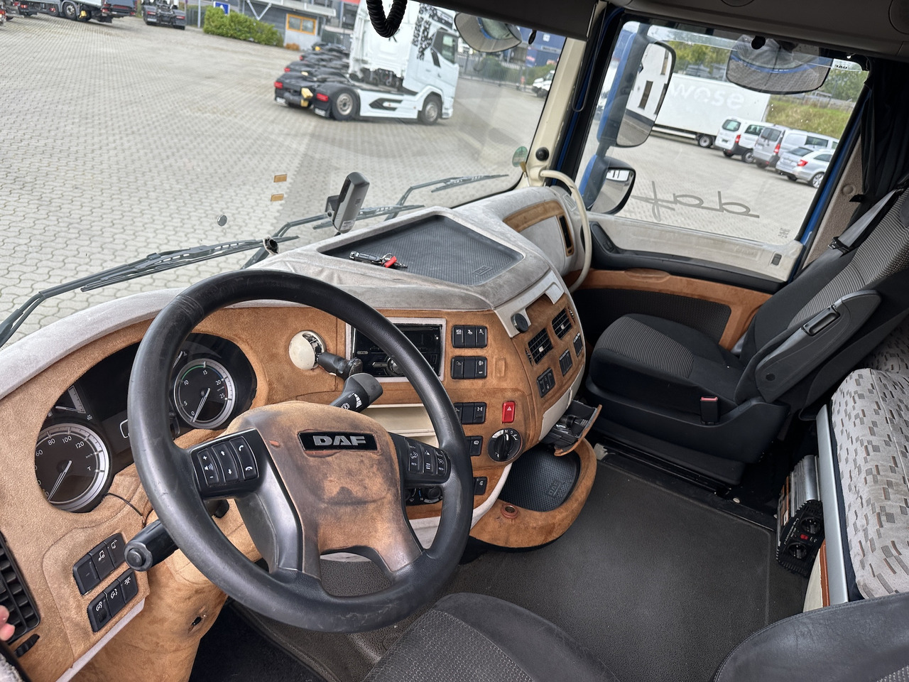 Daf XF 460 4x2 Retarder - Tegljač: slika Daf XF 460 4x2 Retarder - Tegljač Daf XF 460 4x2 Retarder - Tegljač: slika Daf XF 460 4x2 Retarder - Tegljač