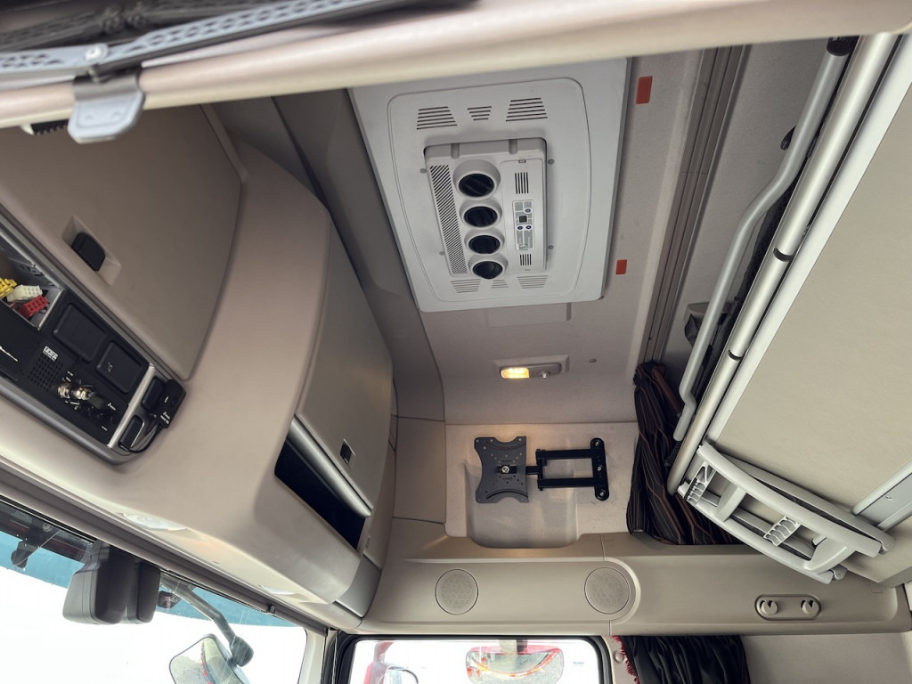 Daf XF 530 4x2 Low Liner Exclusive Line SZM - Tegljač: slika Daf XF 530 4x2 Low Liner Exclusive Line SZM - Tegljač Daf XF 530 4x2 Low Liner Exclusive Line SZM - Tegljač: slika Daf XF 530 4x2 Low Liner Exclusive Line SZM - Tegljač