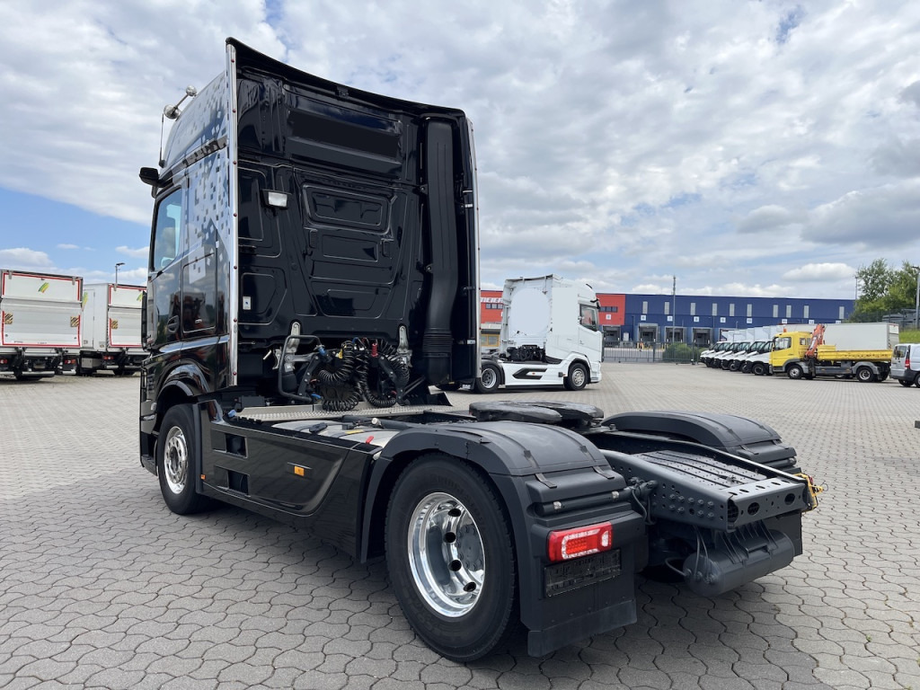 Mercedes-Benz Actros 1853 4x2 Gigaspace Sitzecke StyleLine - Tegljač: slika Mercedes-Benz Actros 1853 4x2 Gigaspace Sitzecke StyleLine - Tegljač Mercedes-Benz Actros 1853 4x2 Gigaspace Sitzecke StyleLine - Tegljač: slika Mercedes-Benz Actros 1853 4x2 Gigaspace Sitzecke StyleLine - Tegljač