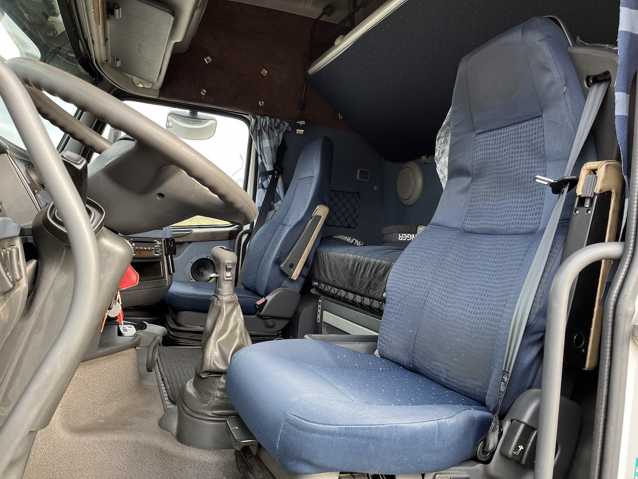 Kamion s kranom, Kamion s otvorenim sandukom Volvo FH 520 6x2  Palfinger PK 12502 | AHK: slika Kamion s kranom, Kamion s otvorenim sandukom Volvo FH 520 6x2  Palfinger PK 12502 | AHK