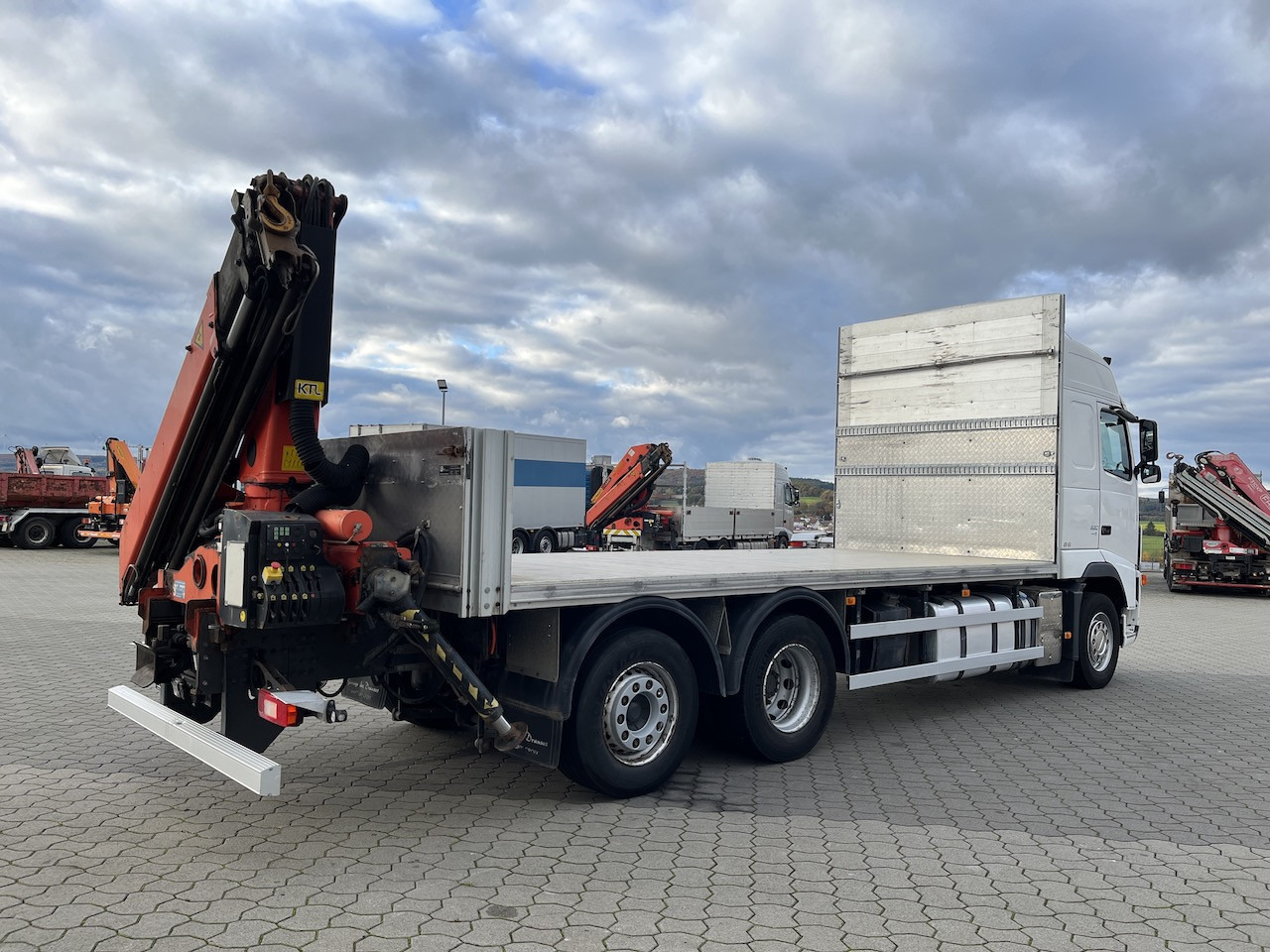 Kamion s kranom, Kamion s otvorenim sandukom Volvo FH 520 6x2  Palfinger PK 12502 | AHK: slika Kamion s kranom, Kamion s otvorenim sandukom Volvo FH 520 6x2  Palfinger PK 12502 | AHK