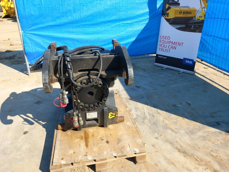 Eurosteel Powertilt 300 - Tiltrotator: slika Eurosteel Powertilt 300 - Tiltrotator Eurosteel Powertilt 300 - Tiltrotator: slika Eurosteel Powertilt 300 - Tiltrotator
