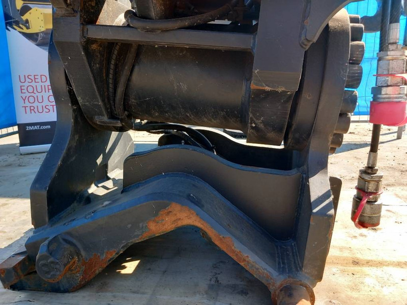 Eurosteel Powertilt 300 - Tiltrotator: slika Eurosteel Powertilt 300 - Tiltrotator Eurosteel Powertilt 300 - Tiltrotator: slika Eurosteel Powertilt 300 - Tiltrotator