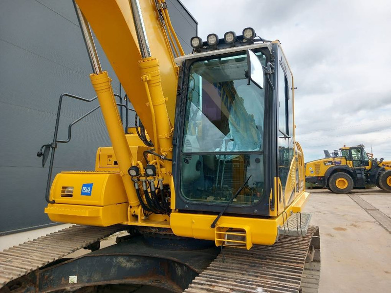 Bager gusjeničar Komatsu PC210LCI-11: slika Bager gusjeničar Komatsu PC210LCI-11