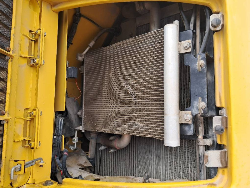 Bager na kotačima Komatsu PW118MR-11: slika Bager na kotačima Komatsu PW118MR-11