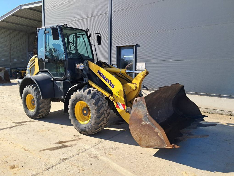 Komatsu WA100M-8 - Utovarivač na kotačima: slika Komatsu WA100M-8 - Utovarivač na kotačima Komatsu WA100M-8 - Utovarivač na kotačima: slika Komatsu WA100M-8 - Utovarivač na kotačima