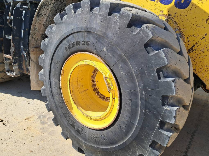 Komatsu WA475-10E0 - Utovarivač na kotačima: slika Komatsu WA475-10E0 - Utovarivač na kotačima Komatsu WA475-10E0 - Utovarivač na kotačima: slika Komatsu WA475-10E0 - Utovarivač na kotačima