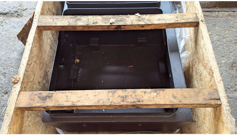 Novi Okvir/ Šasija za Građevinski strojevi Komatsu WA600-8 BATTERY BOX 426-06-61211: slika Novi Okvir/ Šasija za Građevinski strojevi Komatsu WA600-8 BATTERY BOX 426-06-61211