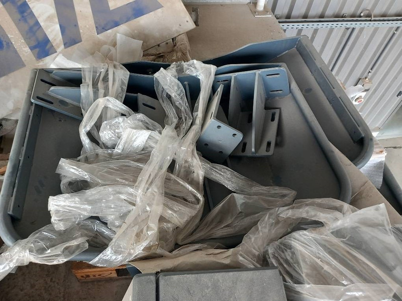 Komatsu PW158-11 MUDGUARDS - Priključak za Građevinski strojevi: slika Komatsu PW158-11 MUDGUARDS - Priključak za Građevinski strojevi Komatsu PW158-11 MUDGUARDS - Priključak za Građevinski strojevi: slika Komatsu PW158-11 MUDGUARDS - Priključak za Građevinski strojevi