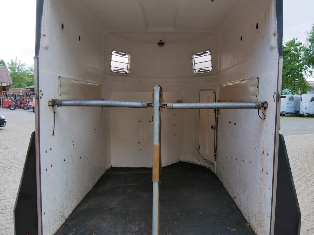 Böckmann Big Master Böckmann Big Master - Prikolica za konje: slika Böckmann Big Master Böckmann Big Master - Prikolica za konje Böckmann Big Master Böckmann Big Master - Prikolica za konje: slika Böckmann Big Master Böckmann Big Master - Prikolica za konje