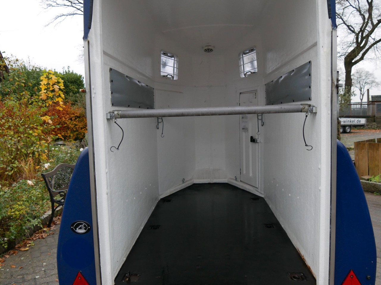 Böckmann Uno schwenkbare Klappe Fohlengitter - Prikolica za prijevoz stoke: slika Böckmann Uno schwenkbare Klappe Fohlengitter - Prikolica za prijevoz stoke Böckmann Uno schwenkbare Klappe Fohlengitter - Prikolica za prijevoz stoke: slika Böckmann Uno schwenkbare Klappe Fohlengitter - Prikolica za prijevoz stoke