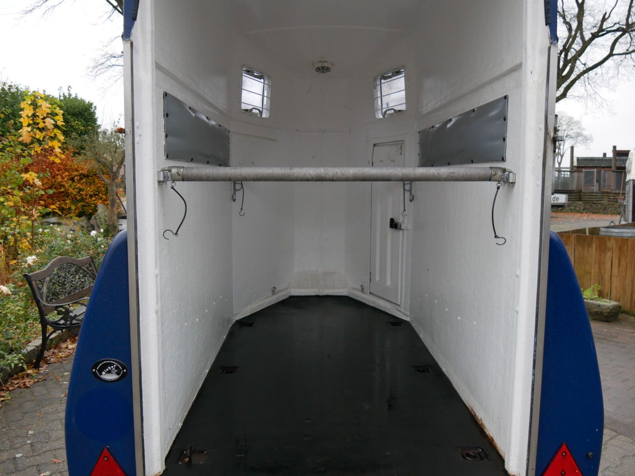 Böckmann Uno schwenkbare Klappe Fohlengitter - Prikolica za prijevoz stoke: slika Böckmann Uno schwenkbare Klappe Fohlengitter - Prikolica za prijevoz stoke Böckmann Uno schwenkbare Klappe Fohlengitter - Prikolica za prijevoz stoke: slika Böckmann Uno schwenkbare Klappe Fohlengitter - Prikolica za prijevoz stoke