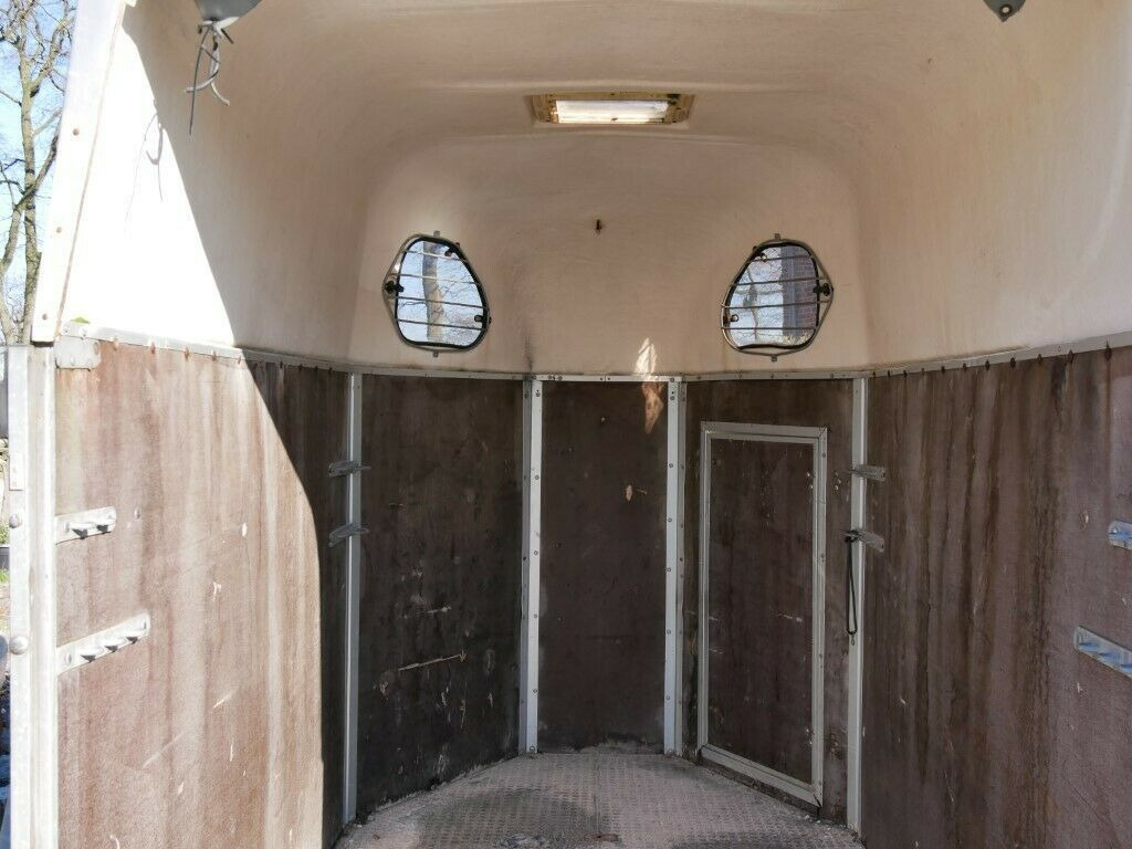 Holz Poly 2 Pferde Holz Poly 2 Pferde - Prikolica za konje: slika Holz Poly 2 Pferde Holz Poly 2 Pferde - Prikolica za konje Holz Poly 2 Pferde Holz Poly 2 Pferde - Prikolica za konje: slika Holz Poly 2 Pferde Holz Poly 2 Pferde - Prikolica za konje