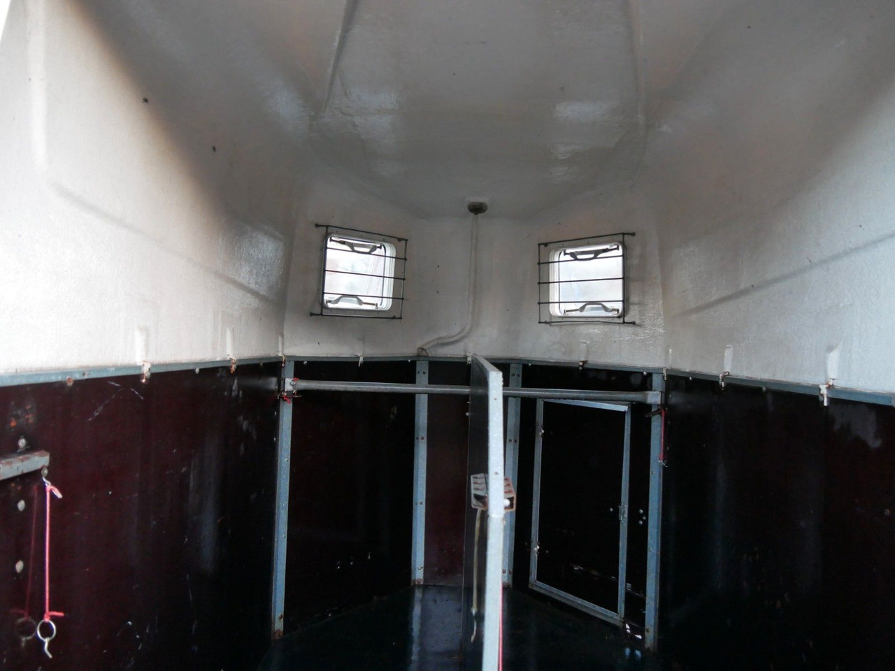 Holz Poly 2 Pferde - Prikolica za prijevoz stoke: slika Holz Poly 2 Pferde - Prikolica za prijevoz stoke Holz Poly 2 Pferde - Prikolica za prijevoz stoke: slika Holz Poly 2 Pferde - Prikolica za prijevoz stoke